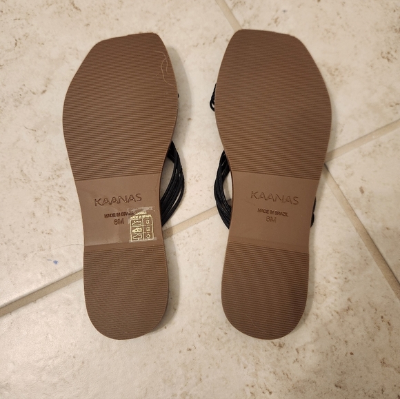 Kaanas Strappy Flat Sandals Black Womens Size 6M - Picture 2 of 3